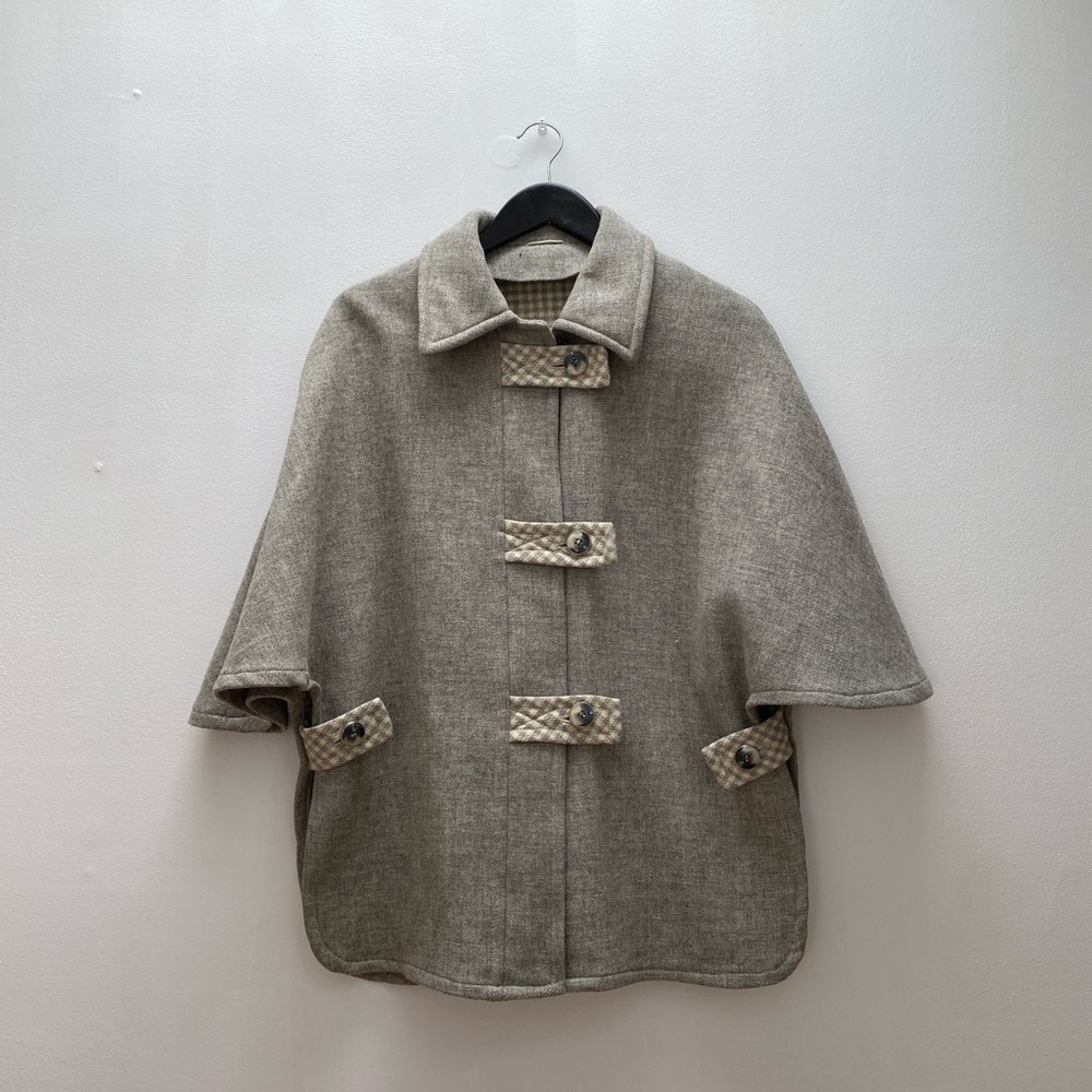 Vintage - Women's Gray Wool Made in UK La Petite Equestrian Cape Capelet Coat